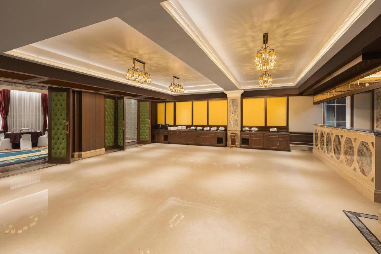 Hotel Hillock Ahmedabad Luaran gambar